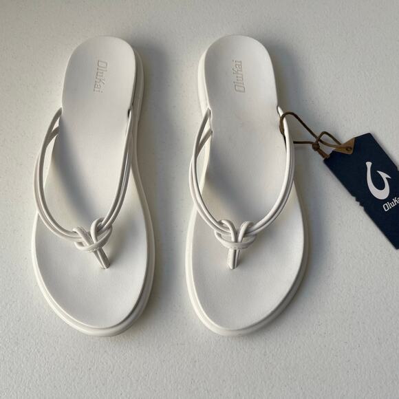 Olukai Aka Flip Flop Sandals Comfort Summer Beach Resortwear White Size 9 NWT - Picture 3 of 11
